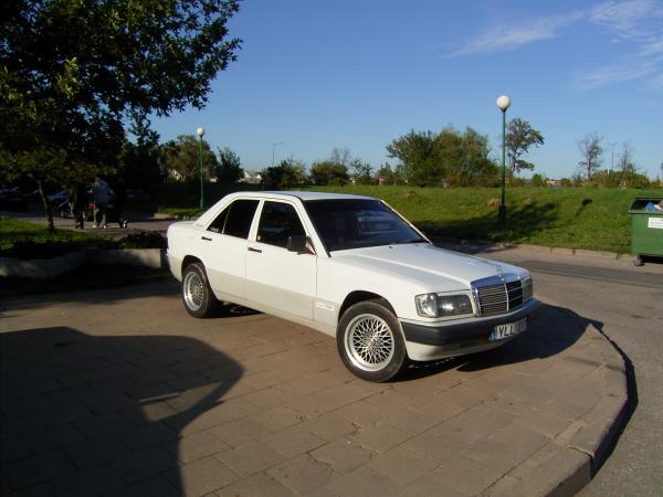 Mercedes Benz 190 001